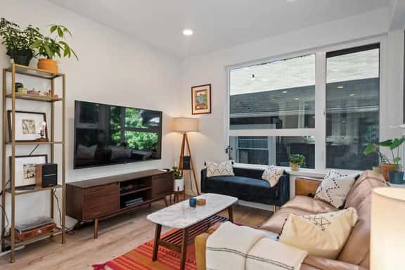 CAPHILL422C - Image 1