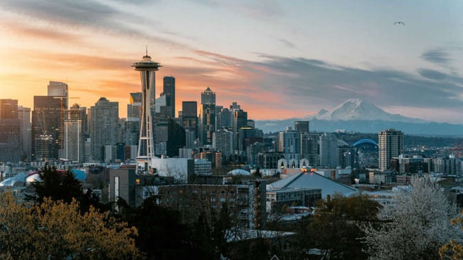 Seattle & Maui Area Guides for Travelers